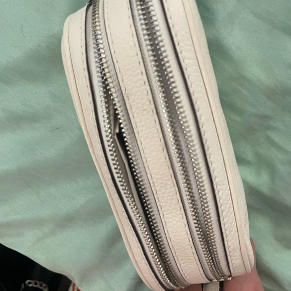 BRAND NEW MK CROSS BODY - Picture 2 of 5